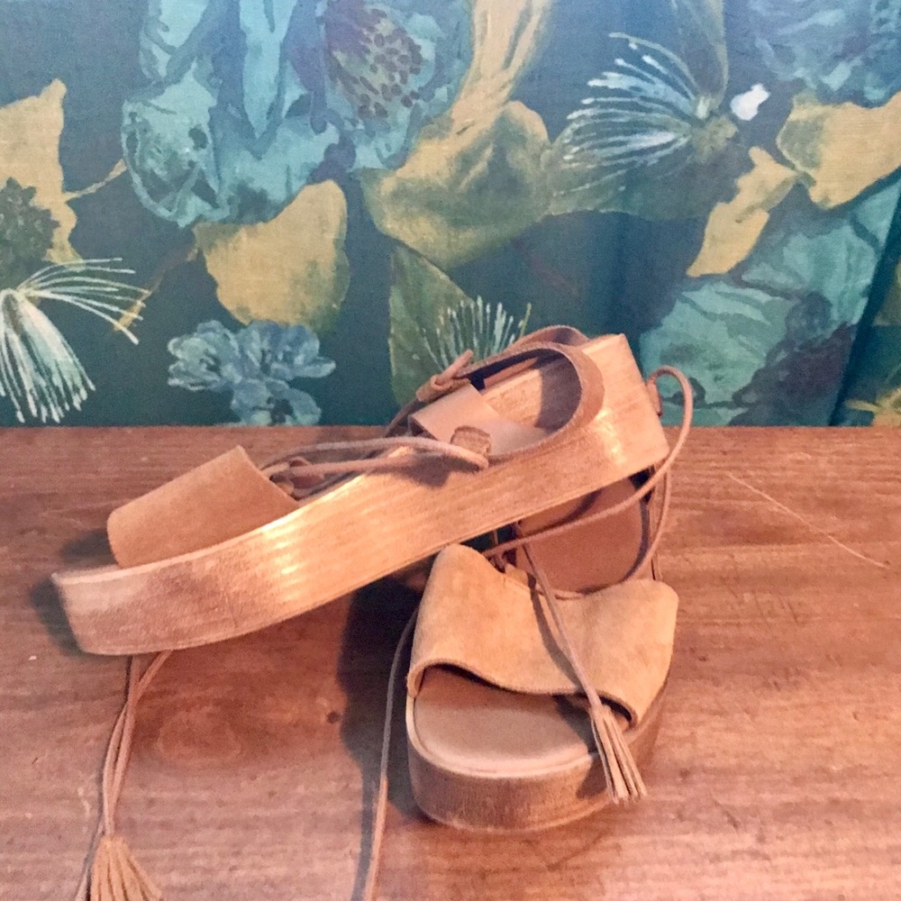 Platform suede sandals flatform size 6 strappy
